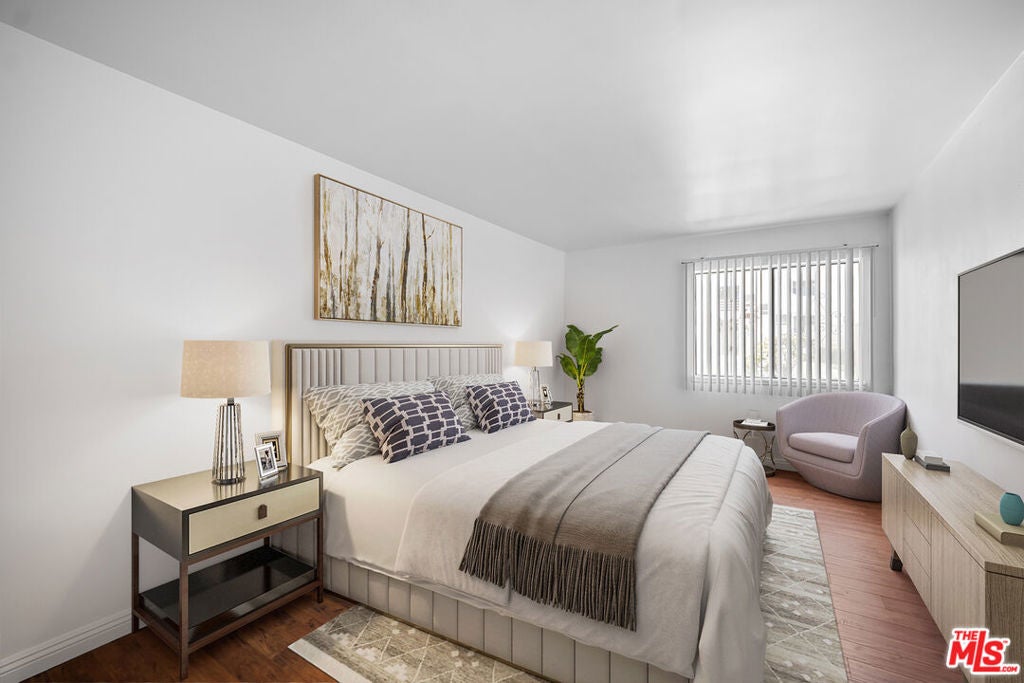 1425 W 12th Street 157