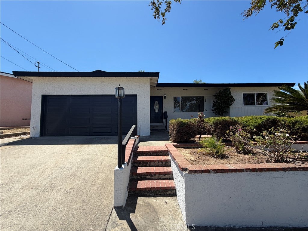 2204 Calle Tortuosa