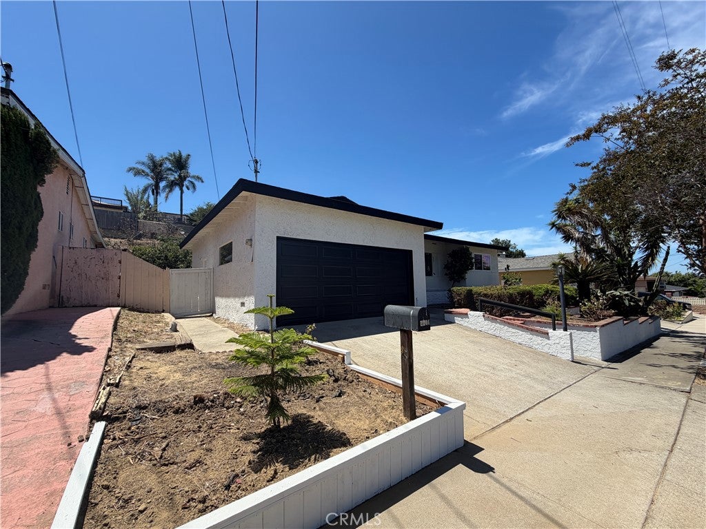 2204 Calle Tortuosa