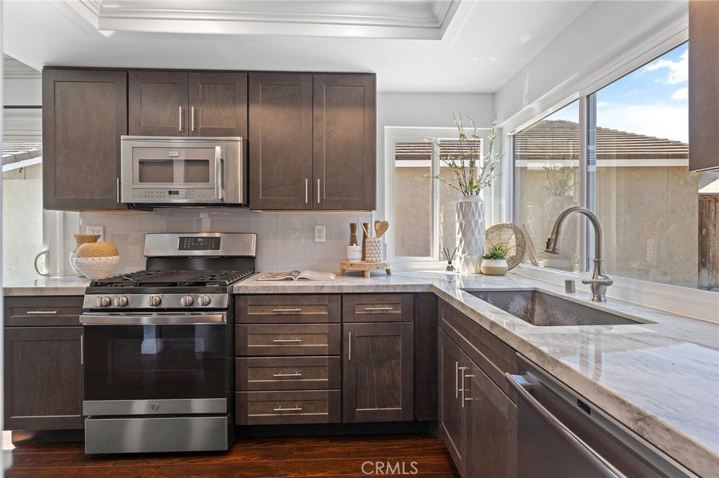 11 Halfmoon, Irvine CA 92614 - Photo 11