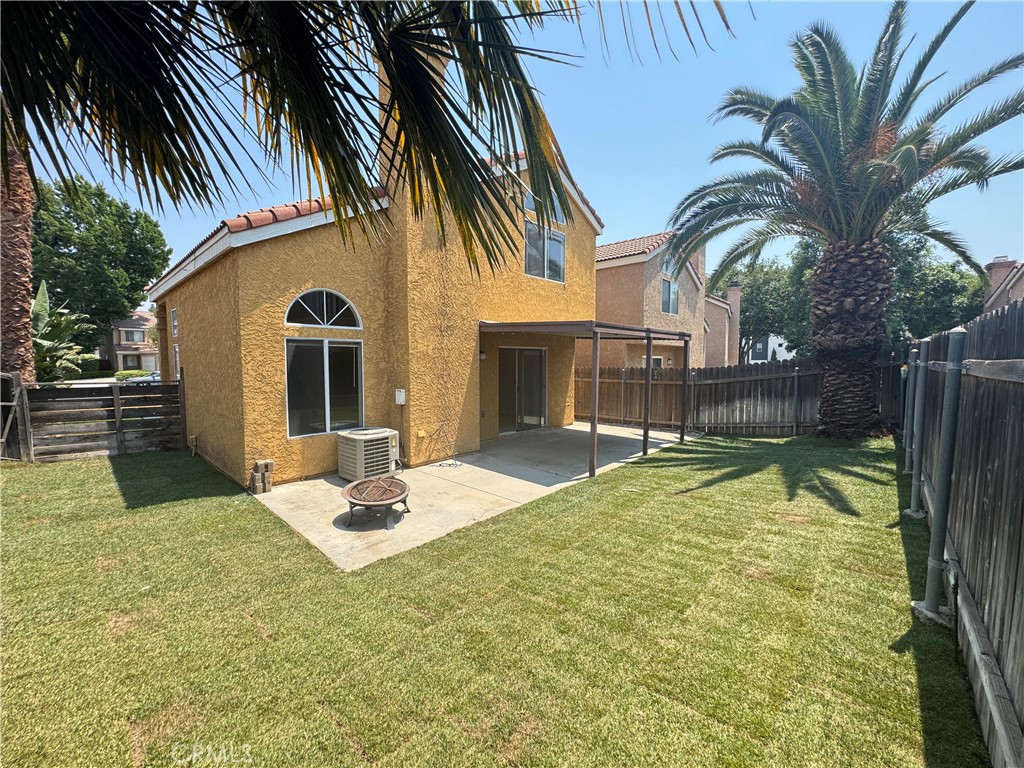 Welcome to 7688 Gainey – a bright and airy 3-bedroom, 2.5-bathroom single-family home located in the quiet Terra Vista community. Thoughtfully landscaped with brand new sod front and back, this home has a private lush green backyard—ideal for relaxing or entertaining.
Enjoy the convenience of a short drive to Terra Vista Town Center and 99 Ranch Market and only 15 minutes to Ontario International Airport. Ample guest parking is available right on the street.