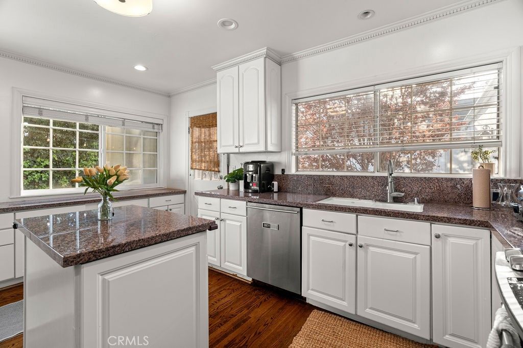 Photo of 153 S La Peer Drive, Los Angeles, CA 90048 (MLS # SB26063482)