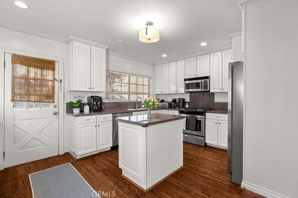 Photo of 153 S La Peer Drive, Los Angeles, CA 90048 (MLS # SB26063482)