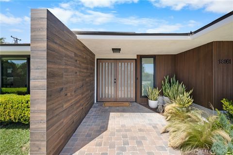 Photo of 18161 Blue Ridge Dr, North Tustin, CA 92705 (MLS # WS26088386)