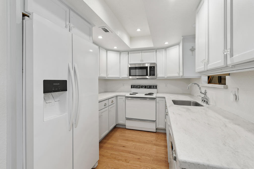 Palm Canyon Villas - Residential