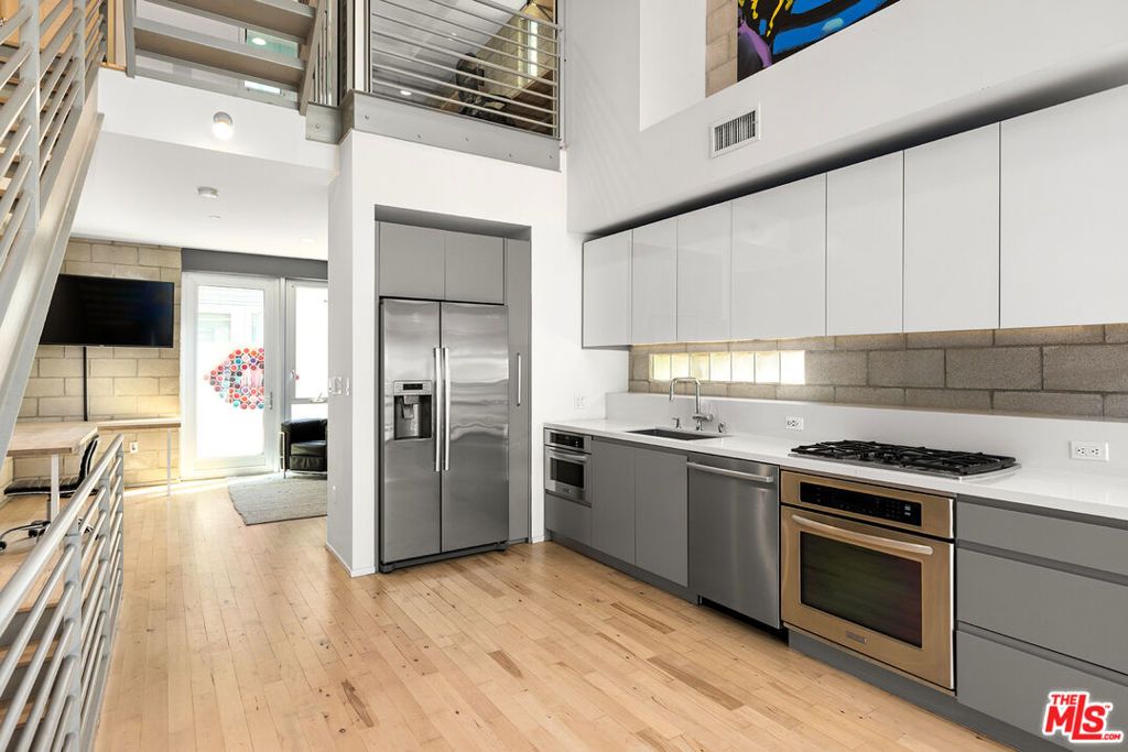 Photo of 3450 Cahuenga Boulevard #607, Los Angeles, CA 90068 (MLS # 26840517)