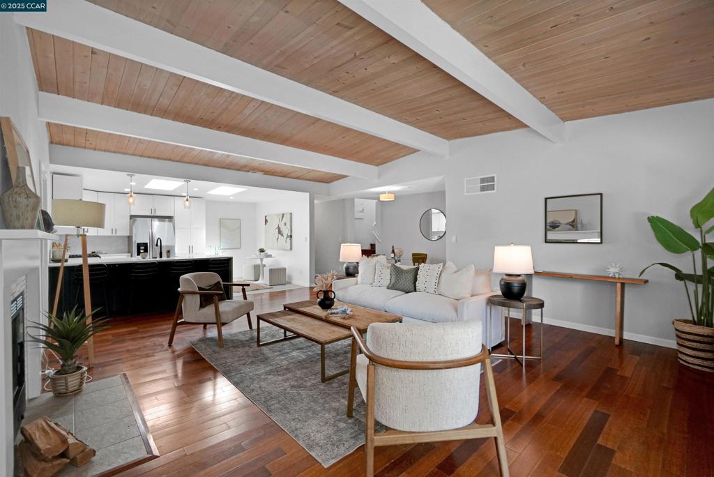 EL SOBRANTE - Residential