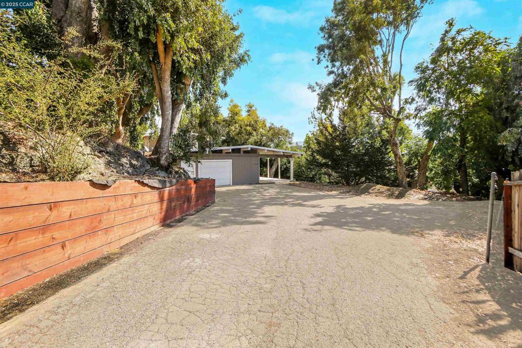 EL SOBRANTE - Residential