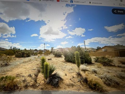 Photo of 58075 E El Dorado Drive, Yucca Valley, CA 92284 (MLS # 25600167PS) Photo of 58075 E El Dorado Drive, Yucca Valley, CA 92284 (MLS # 25600167PS)