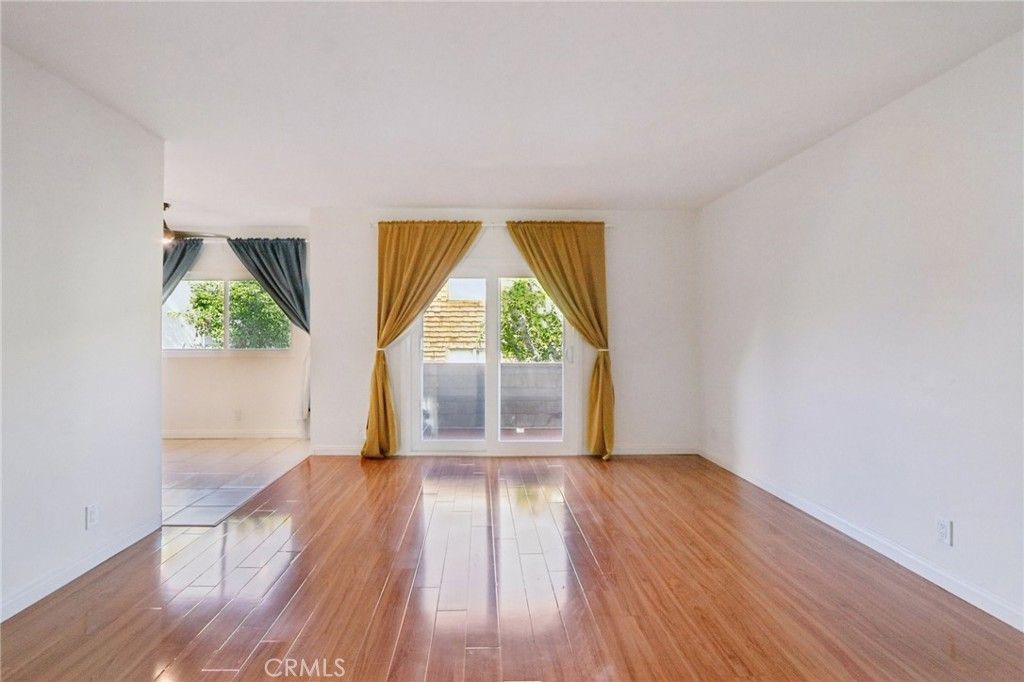 Photo of 5400 Newcastle Avenue #70, Encino, CA 91316 (MLS # SR26032634)