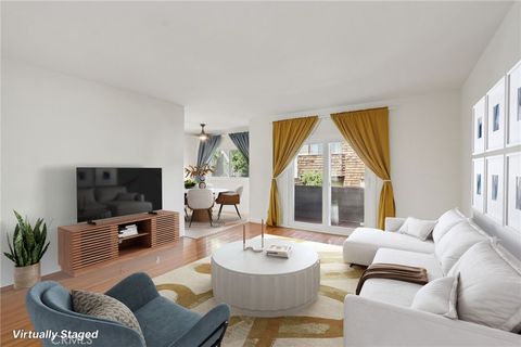 5400 Newcastle Avenue 70 Encino CA 91316