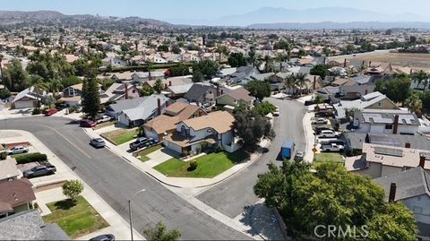 Photo of 13060 Pawnee Dr Dr, Moreno Valley, CA 92555 (MLS # DW25260736)