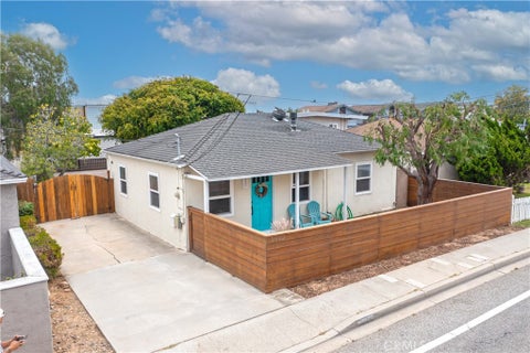 Photo of 1802 Rindge Lane, Redondo Beach, CA 90278 (MLS # IV26142200)