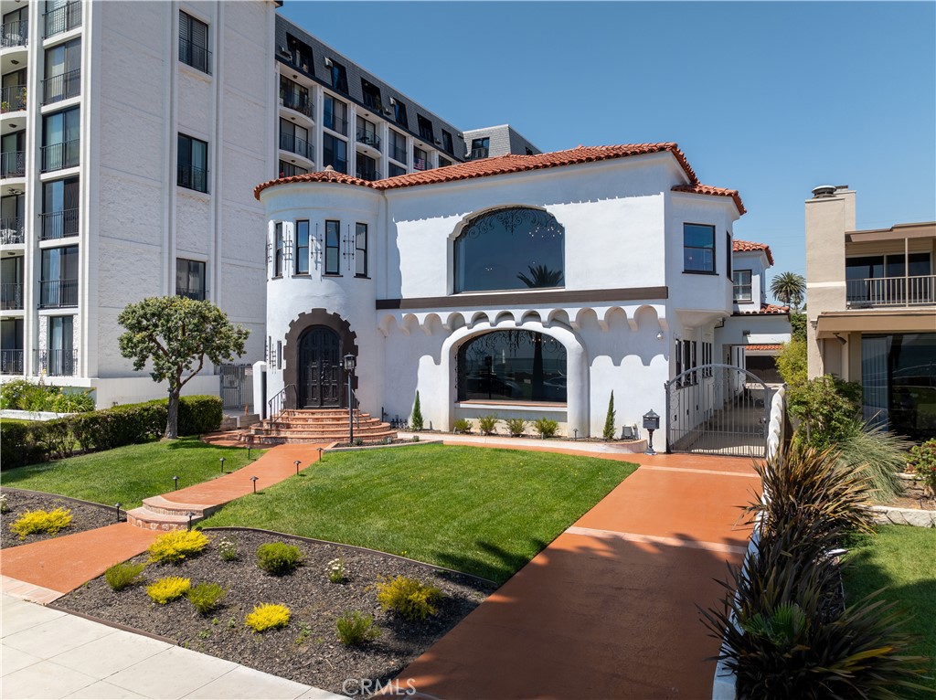 2625 E Ocean