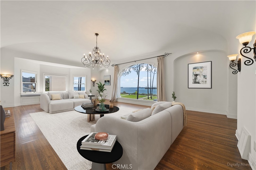 2625 E Ocean