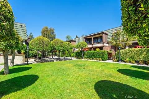 Photo of 885 S Orange Grove Blvd #2, Pasadena, CA 91105 (MLS # PF26184693)