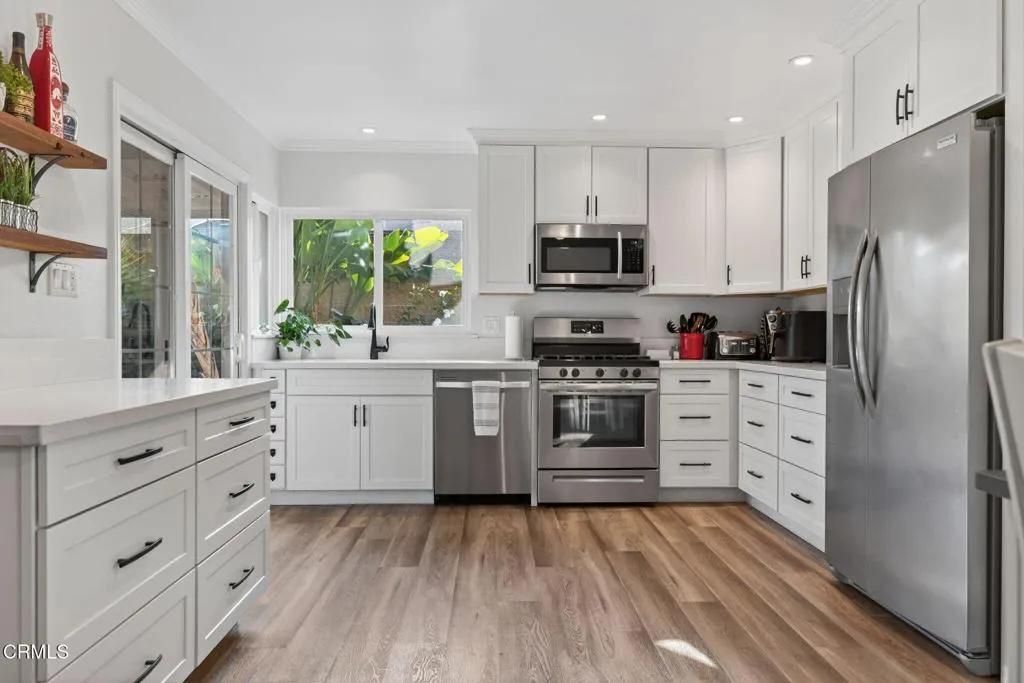 Ojai, California 93023, United States, 3 Bedrooms Bedrooms, ,2 BathroomsBathrooms,Residential,Active,208169