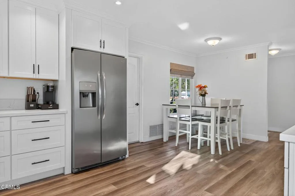 Ojai, California 93023, United States, 3 Bedrooms Bedrooms, ,2 BathroomsBathrooms,Residential,Active,208169