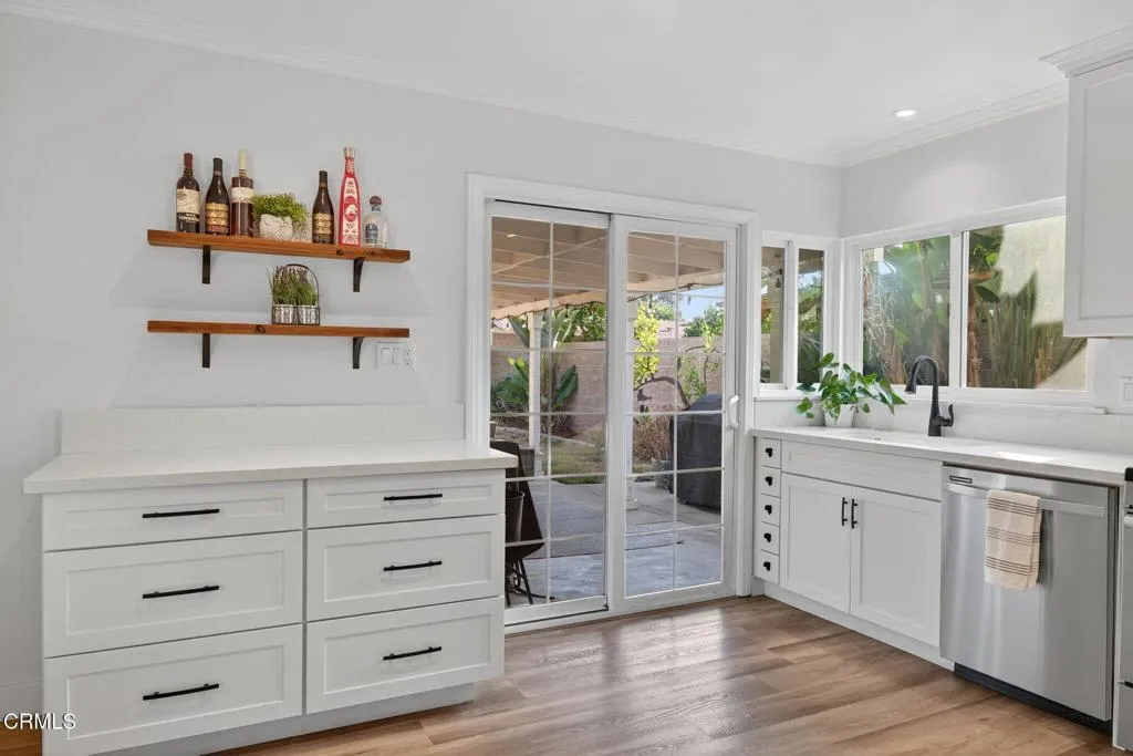 Ojai, California 93023, United States, 3 Bedrooms Bedrooms, ,2 BathroomsBathrooms,Residential,Active,208169