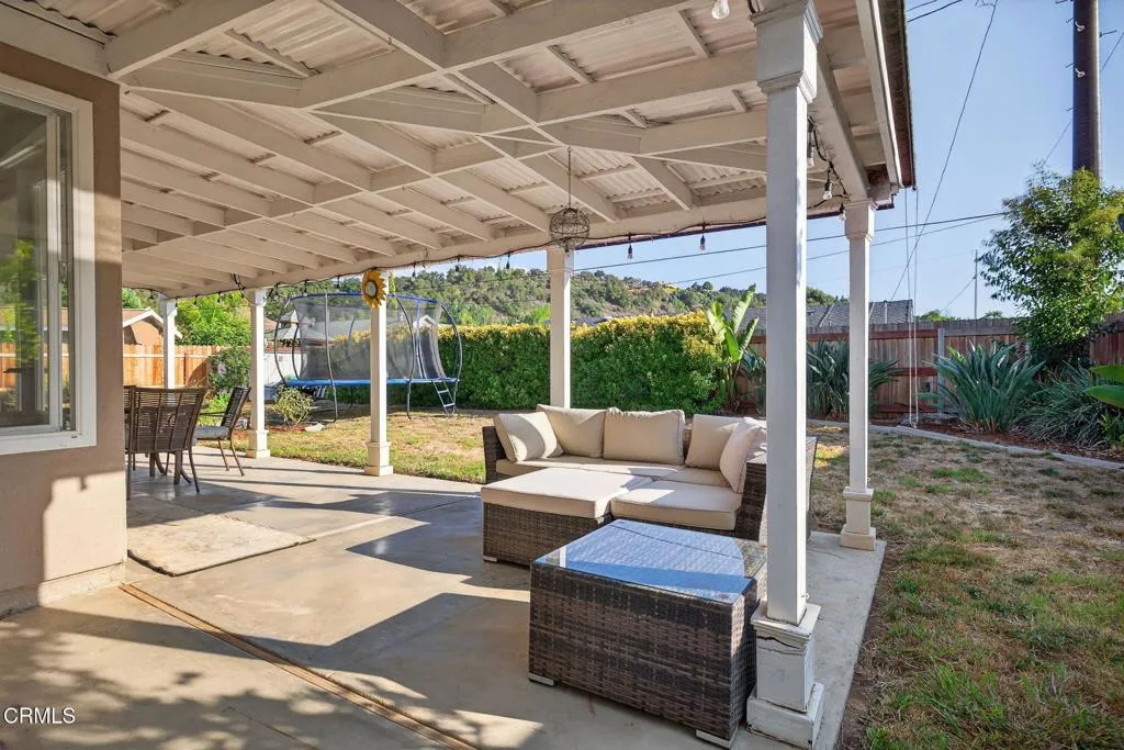 Ojai, California 93023, United States, 3 Bedrooms Bedrooms, ,2 BathroomsBathrooms,Residential,Active,208169