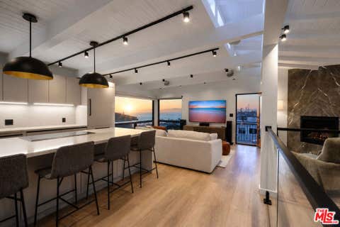 Photo of 221 36th Street, Manhattan Beach, CA 90266 (MLS # 26836511)
