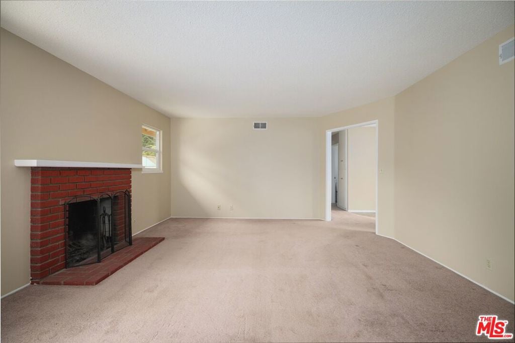 708 Loma Way
