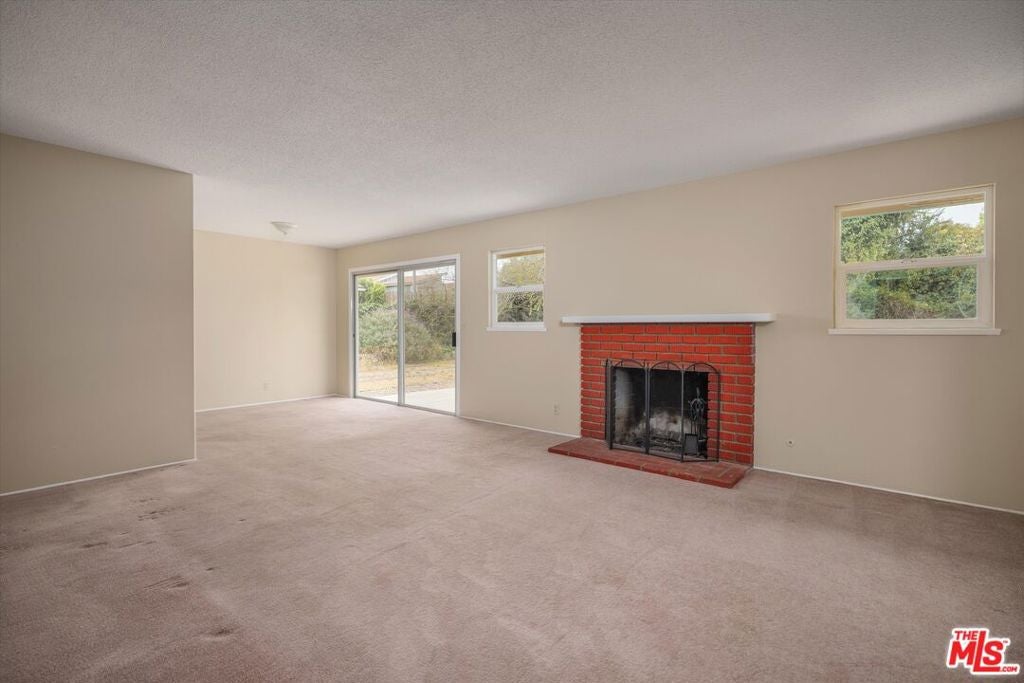 708 Loma Way