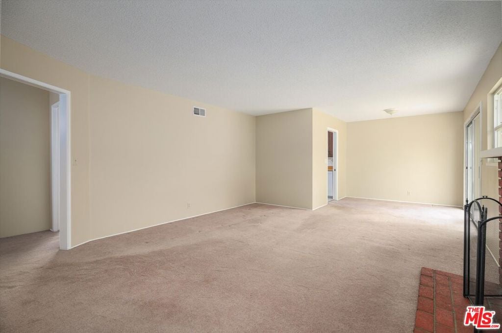 708 Loma Way