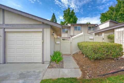 Photo of 17346 Ruette Abeto, San Diego, CA 92127 (MLS # NDP2606684)
