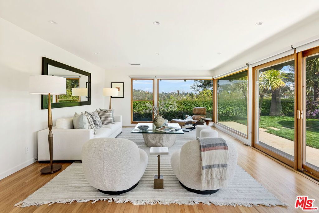 Photo of 2058 Westridge Road, Los Angeles, CA 90049 (MLS # 25578275)