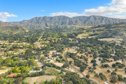Photo of 27101 Sand Canyon Road, Canyon Country, CA 91387 (MLS # 226001950)