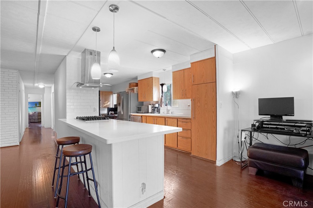 23777 Mulholland Hwy SPC 60