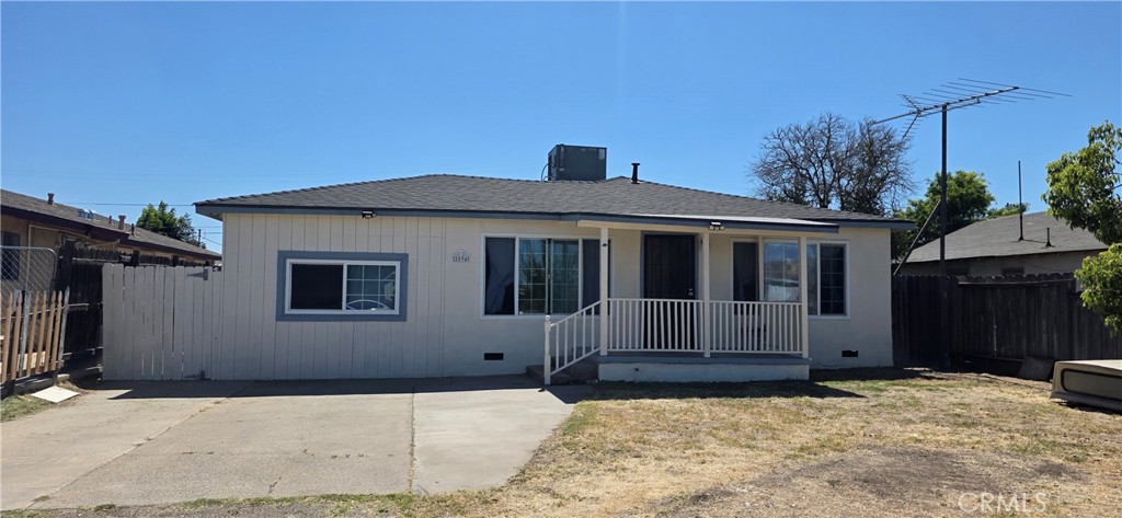 Photo 1 of 17 — 2894 Elm, Merced, CA 95348