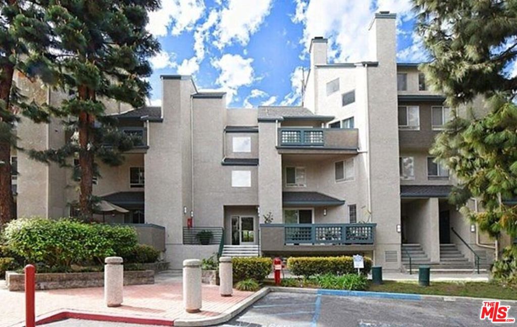 1445 Brett Place 315