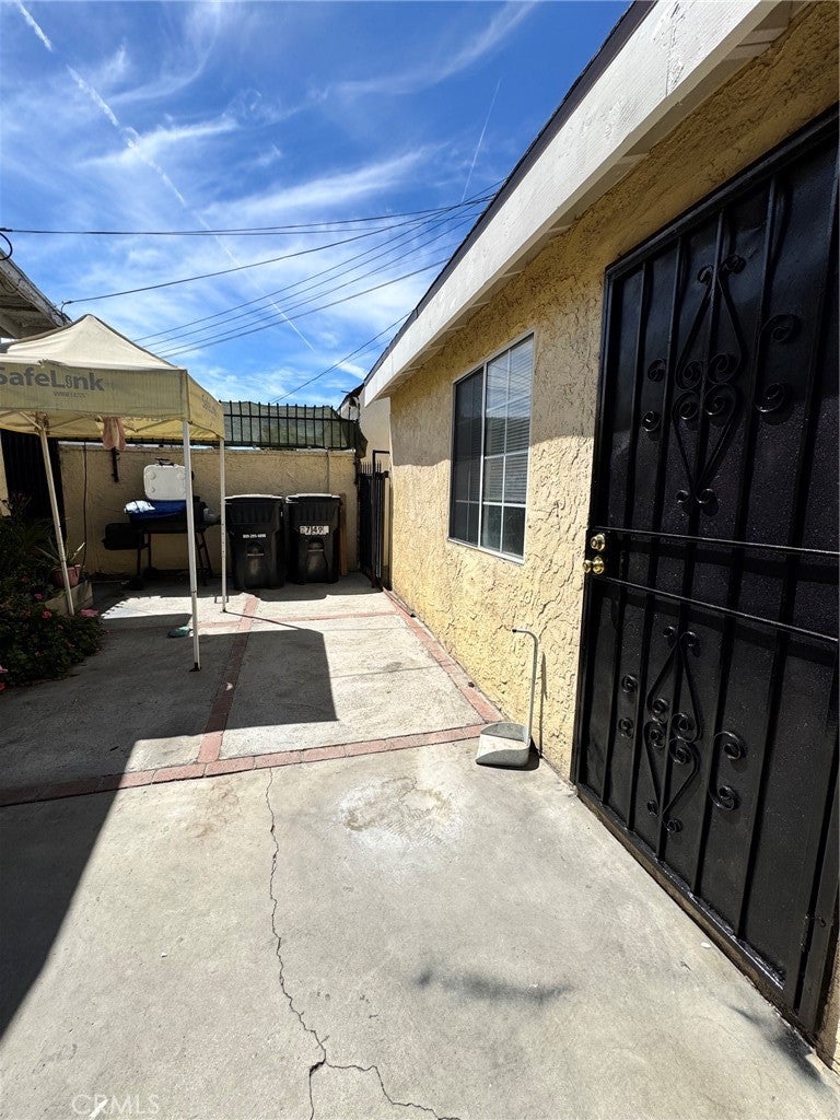 2749 Live Oak Street
