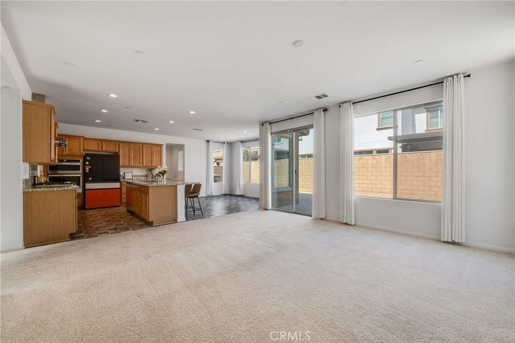 3447 E Sumac