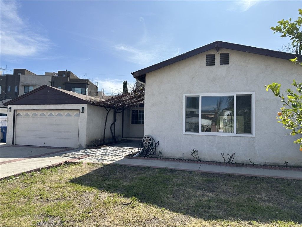 Photo of 6443 Longridge Ave, Van Nuys, CA 91401 (MLS # BB26041645)