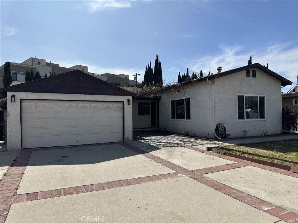 Photo of 6443 Longridge Ave, Van Nuys, CA 91401 (MLS # BB26041645)