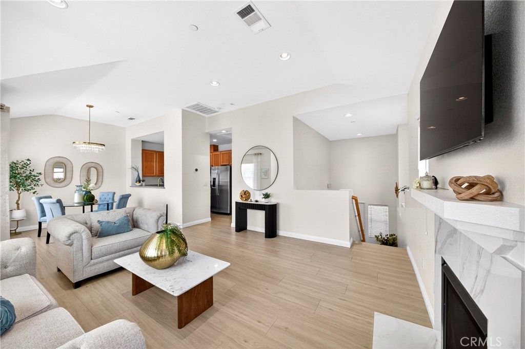 8692 Belmont A