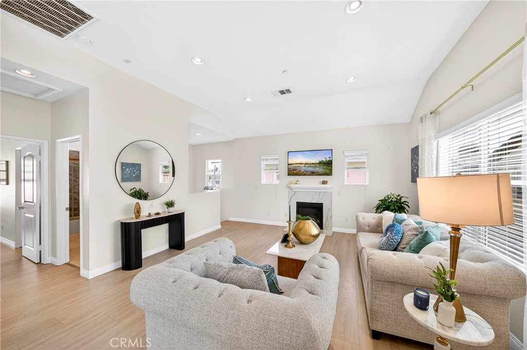 8692 Belmont A