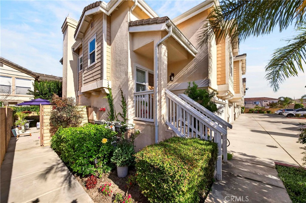8692 Belmont A