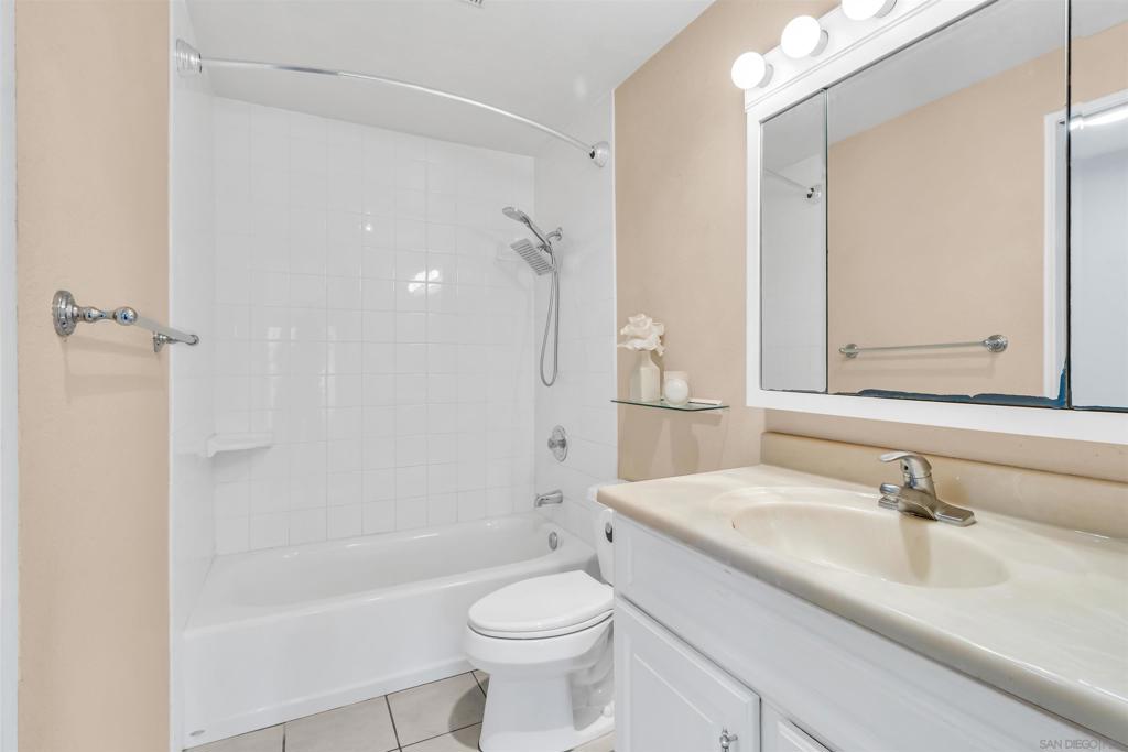 La Costa - Residential