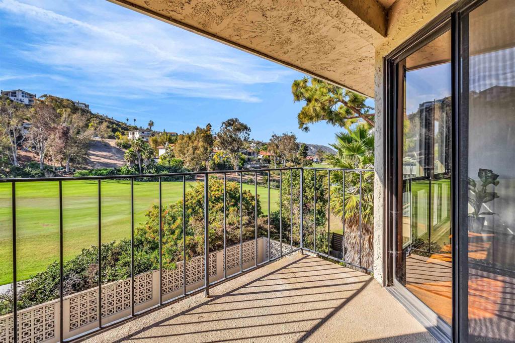 La Costa - Residential