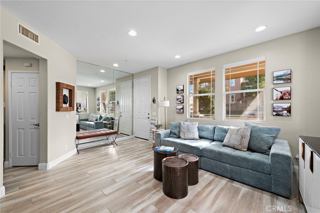 Chambray (CHMB) - Residential Lease