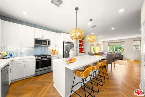Photo of 27056 Tanager Lane, Valencia, CA 91381 (MLS # 26103299)