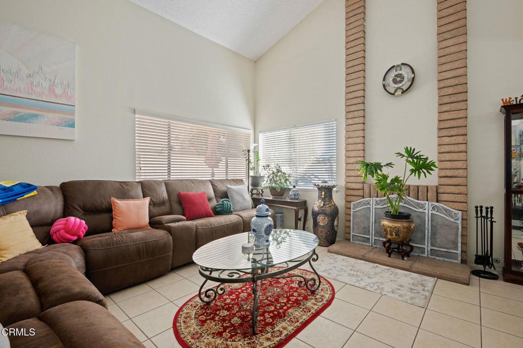 1220 Lindsay Place