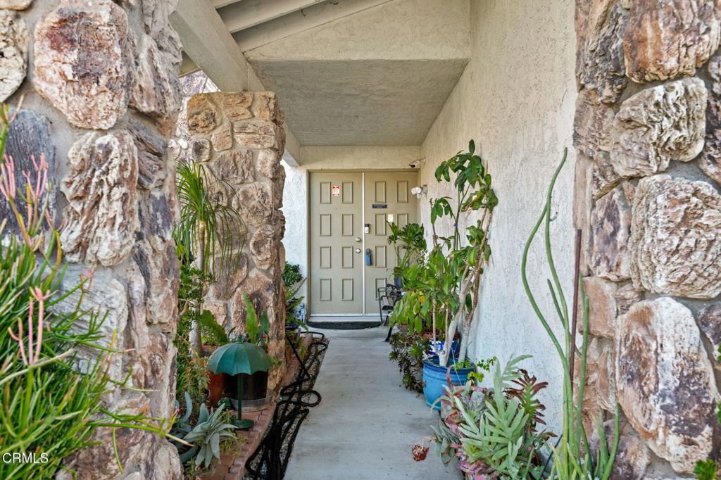 1220 Lindsay Place