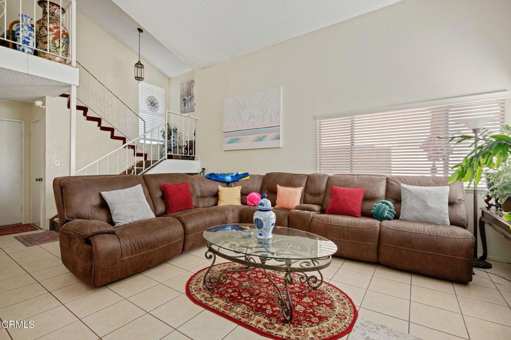 1220 Lindsay Place