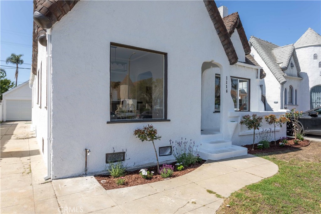1116 W 80th Street
