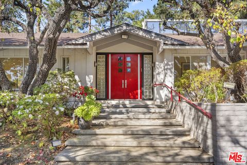 811 N Hillcrest Road Beverly Hills CA 90210